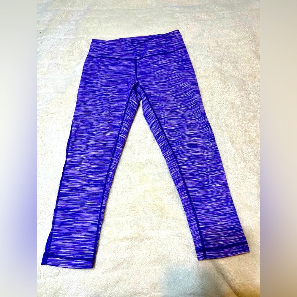 Purple crop leggings. Gently used. Zella brand. size XS.